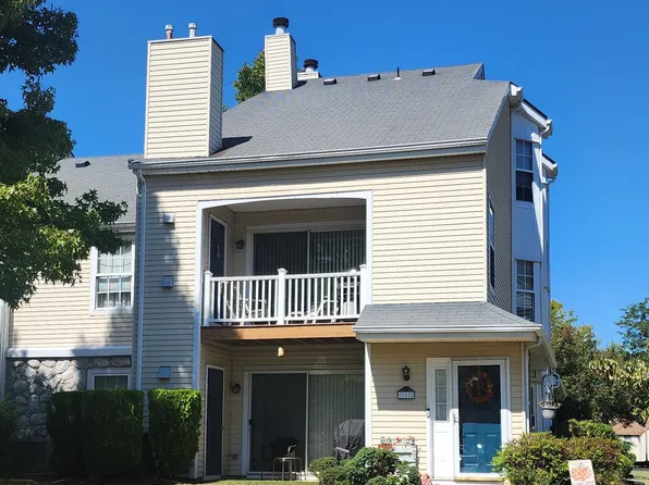 307 Hopkins Ct, Holland, PA 18966