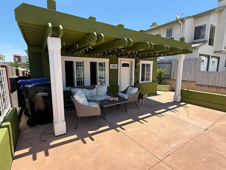 4383 Van Dyke Ave — Photo 1