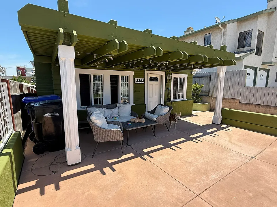 4383 Van Dyke Ave