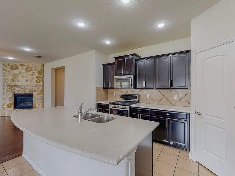 8100 Horseman Rd — Photo 9