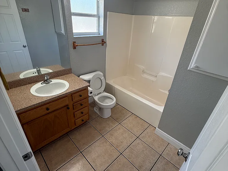 10321 Hemlock St #2 — Photo 8
