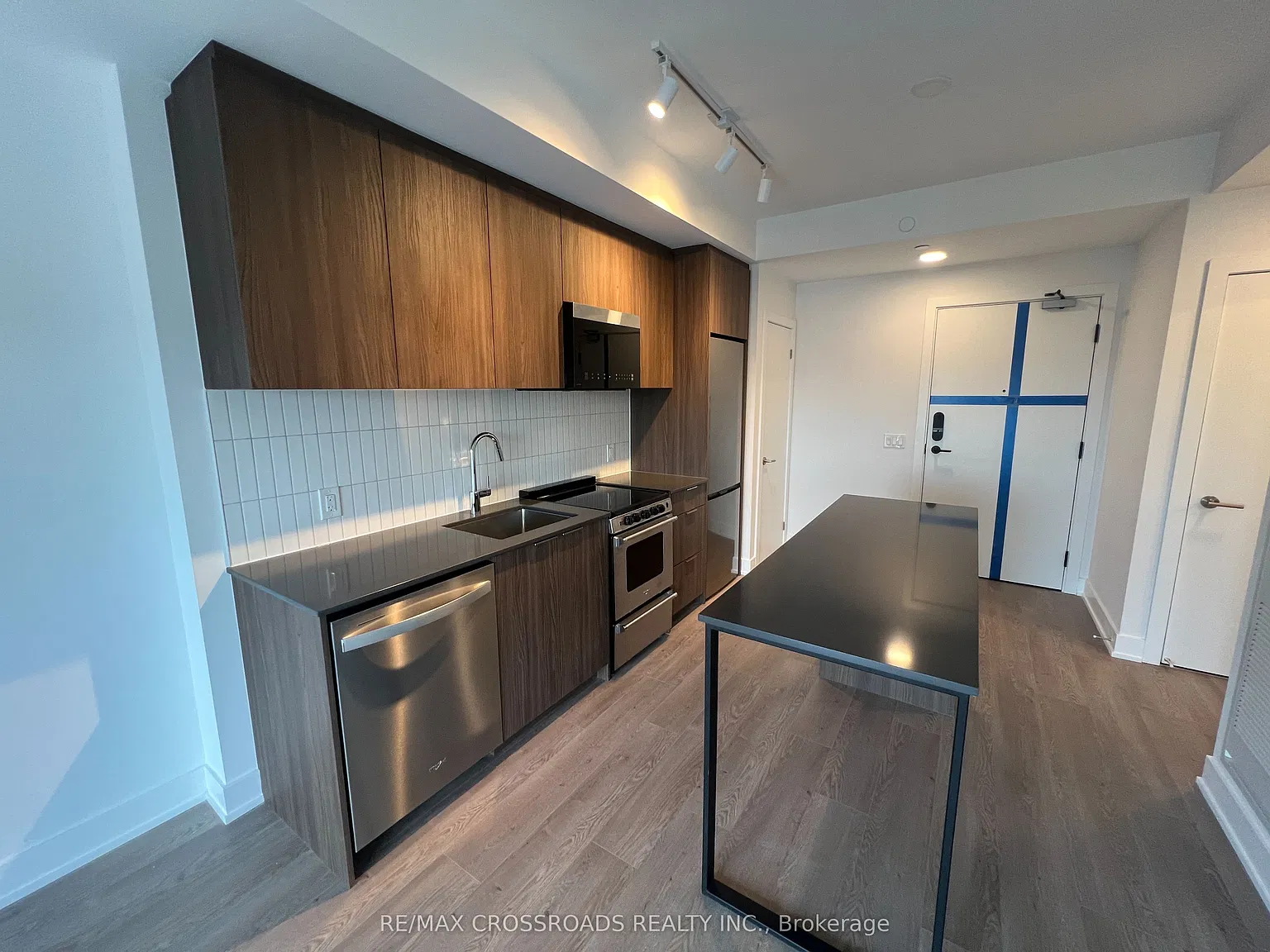 3088 William Cutmore Blvd — Photo 2