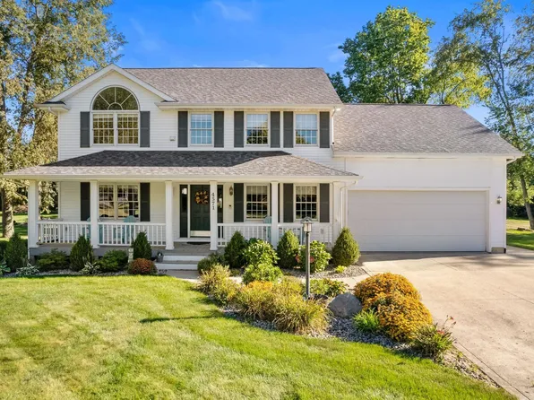 4571 E Fox Run Dr, Syracuse, IN 46567