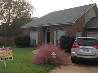 13 Stanford Ct, Jackson, MS 39211