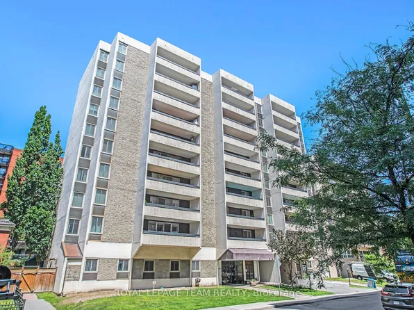 141 Somerset St W #402, Ottawa, ON K2P 2H1