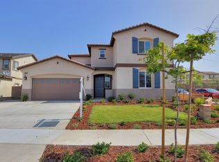 16004 Pfc Paris Montanez, Fontana, CA 92336