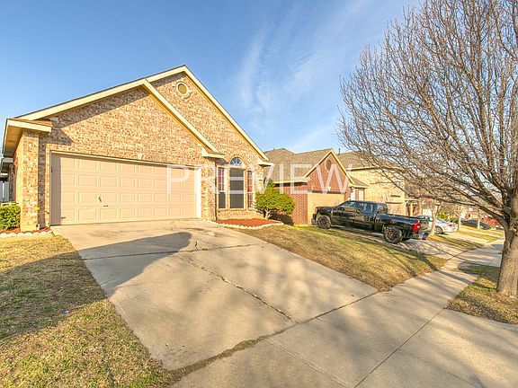 2nd image of 4925 Lodgepole Ln