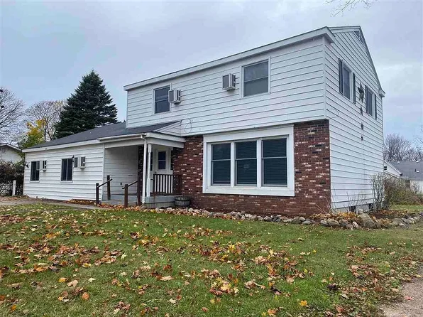 203 E Garfield Ave, Charlevoix, MI 49720