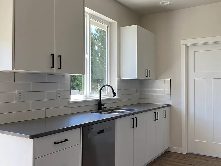 2058 Aaron Dr — Photo 21