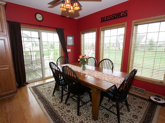 Hardwood Flooring in dinette