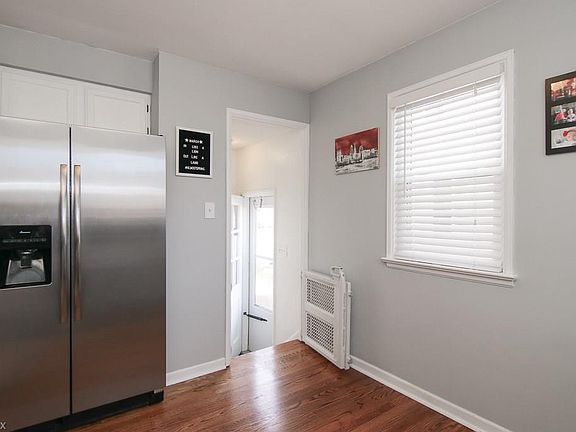 5th image of 16396 Parklawn Ave
