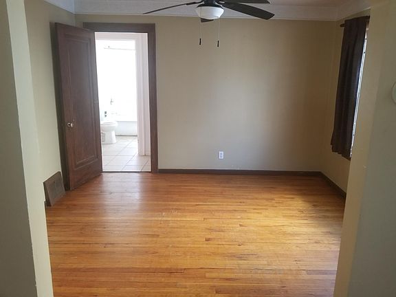 4th image of 9933 Abington Ave