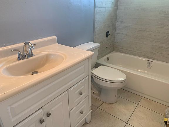 5th image of 826 Andalusia Blvd #B