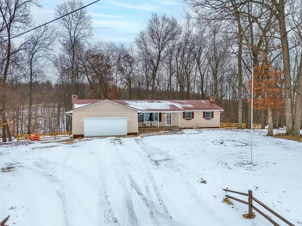 8993 Stradley Rd, Saint Louisville, OH 43071