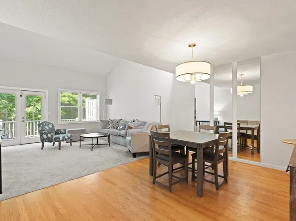 142 Cannon Forge Dr Unit 142, Foxboro, MA 02035