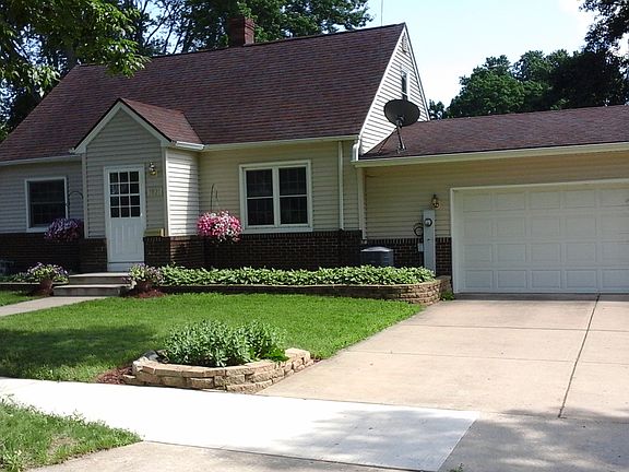 900 sq ft extra deep 2 car g