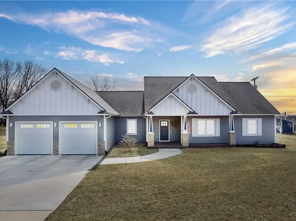 E9290 270th Avenue, Elk Mound, WI 54739