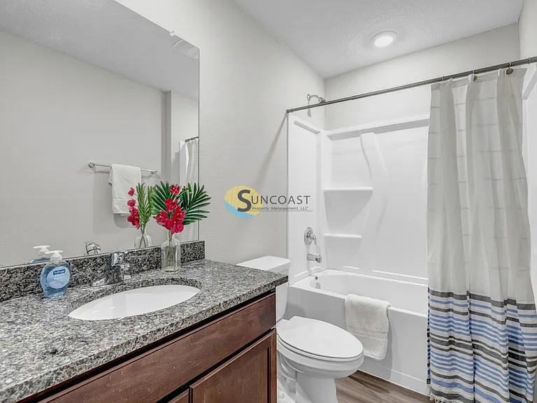 Ricker Villas — Photo 18