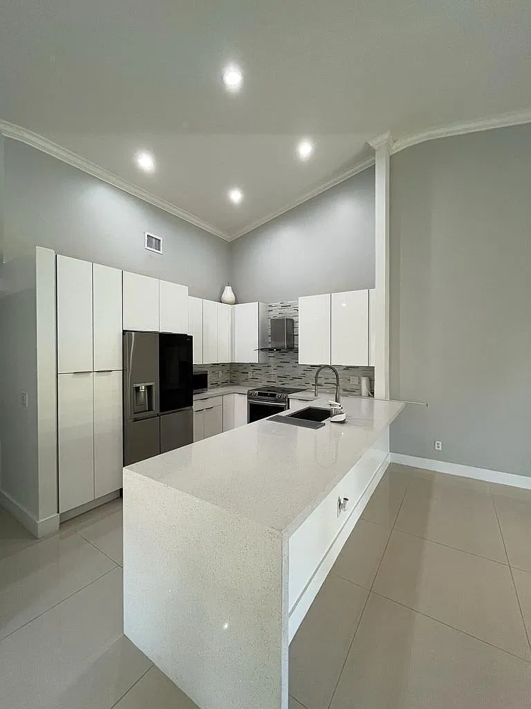 3 bed, 1632 sqft, $3,450 — Photo 1