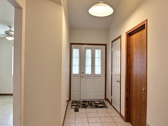 2nd image of 3814 Sandalwood Dr