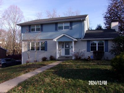 214 Ridgeway Dr, Bridgeport, WV, 26330