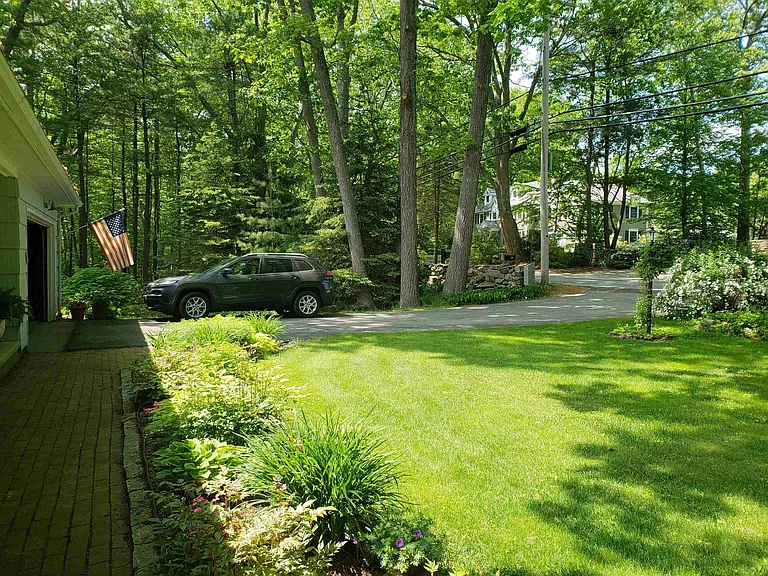 24 Chapel Rd — Photo 3