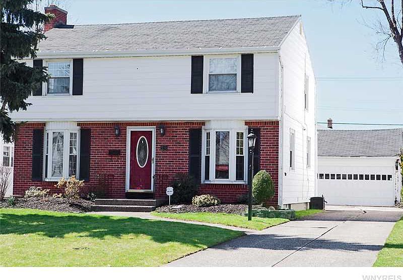 1st image of 38 Pinewoods Ave