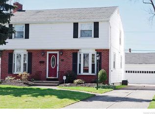 38 Pinewoods Ave, Tonawanda, NY 14150