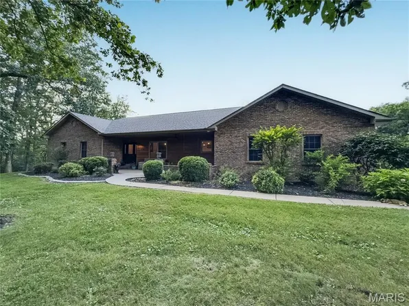 5143 Sportsman Rd, Waterloo, IL 62298