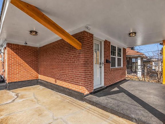 2nd image of 829 Josephine St