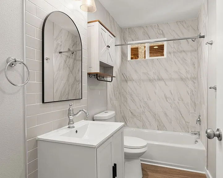 717 W Spofford Ave — Photo 10