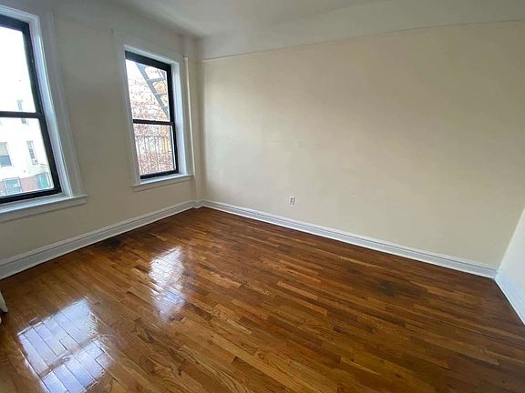 3rd image of 3206 30th Ave APT 3