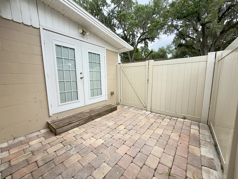 927 E Walnut St — Photo 21