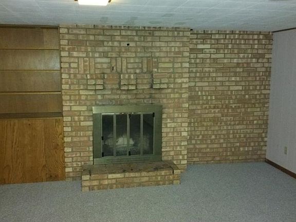 4th image of 4824 71st Ave N