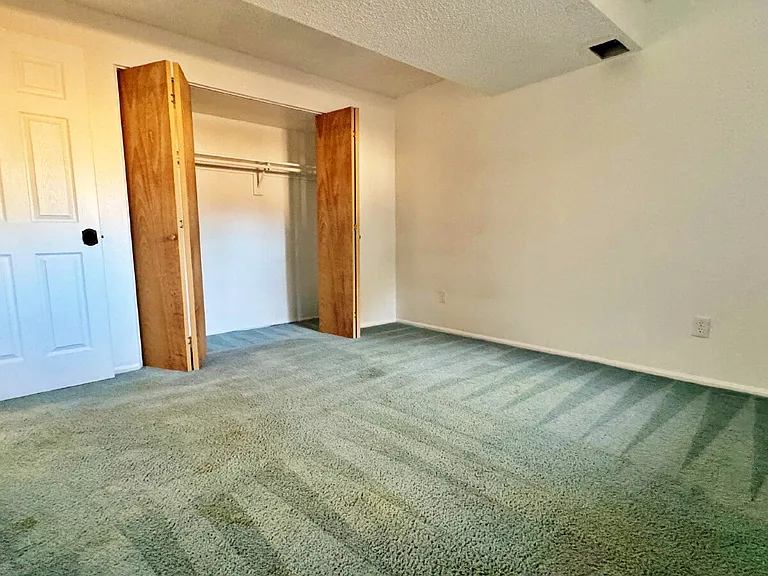 18723 E Utah Cir — Photo 14