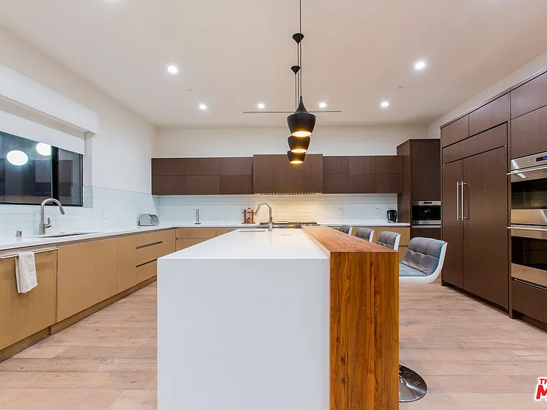 736 N Curson Ave — Photo 19