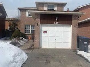 142 Dumfries Ave, Brampton, ON L6Z 2W9