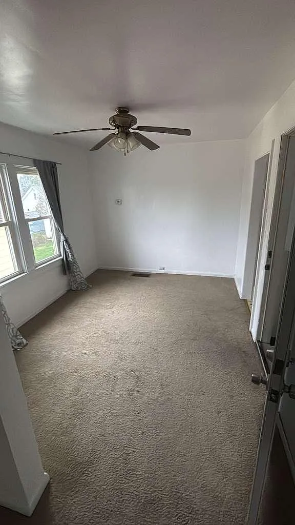 2 bed, 950 sqft, $950 — Photo 2