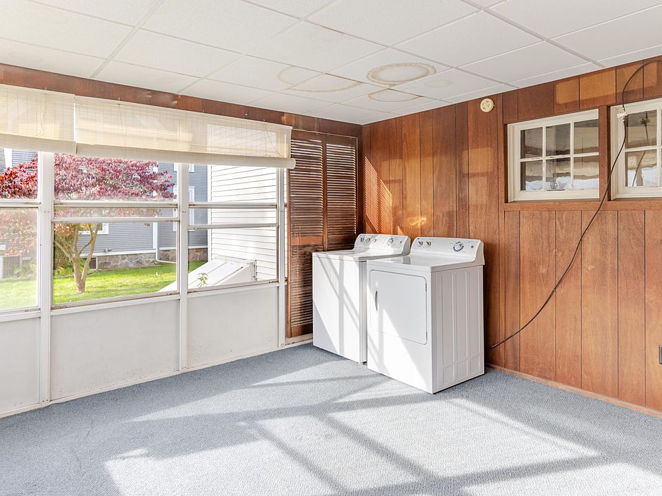 415 S Walnut St, photo 24