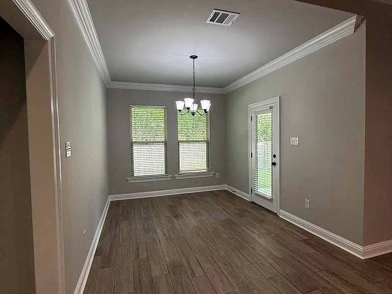 404 Sparrowhawk St — Photo 23