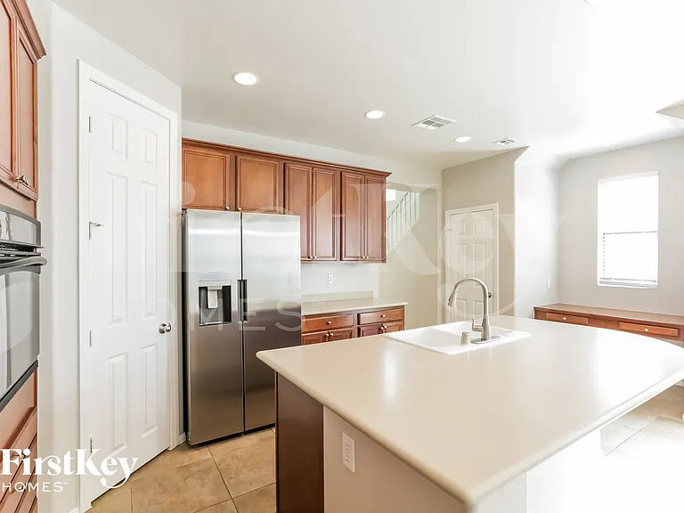 10497 Foggy Glen Ave — Photo 9