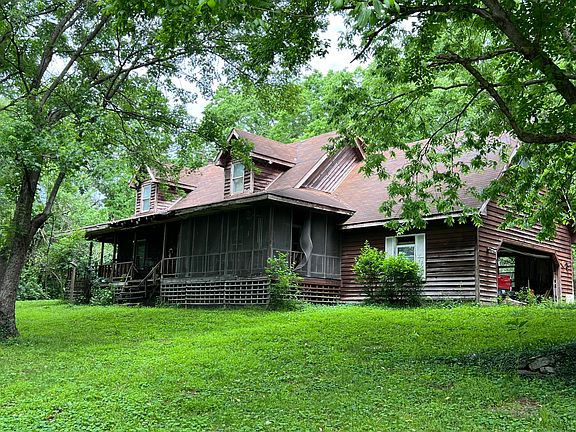 3rd image of 103 Shady Elm St