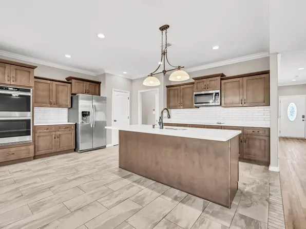 1529 Kestrel Dr, Clarksville, TN 37040