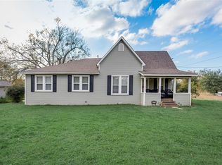 107 N Gowdy St, Whitewright, TX 75491