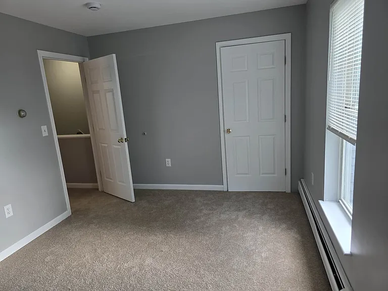 18 Main St #6 — Photo 3
