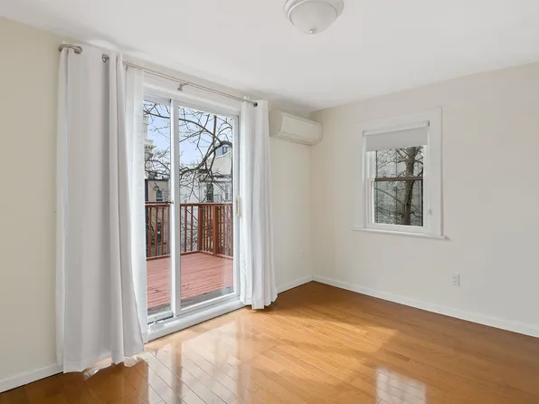 15 Wayne Street image 13 of 19