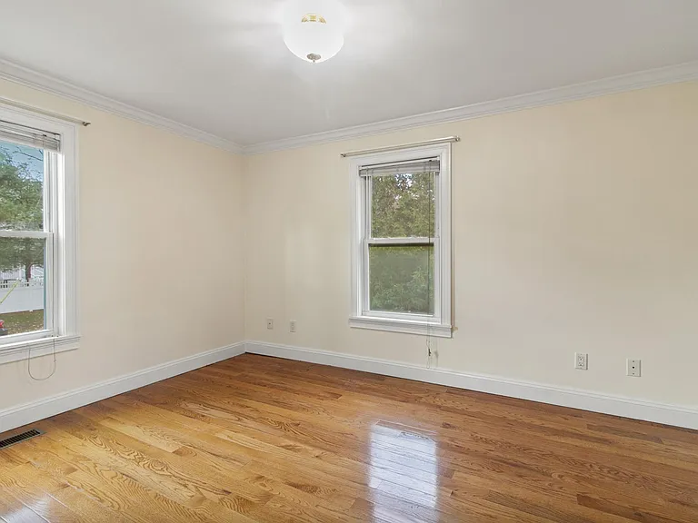 9 Park Ave — Photo 20