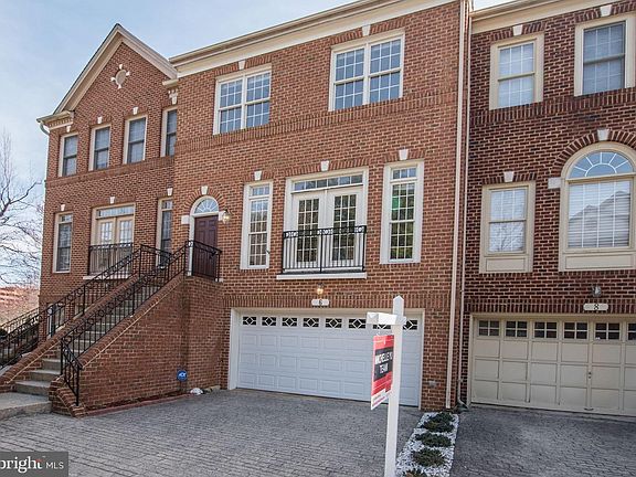 2nd image of 6 Crofton Hill Ct