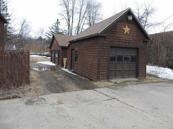 2nd image of 216 Park St
