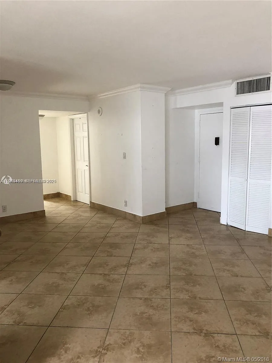 Building Photo - 16909 N Bay Rd #711